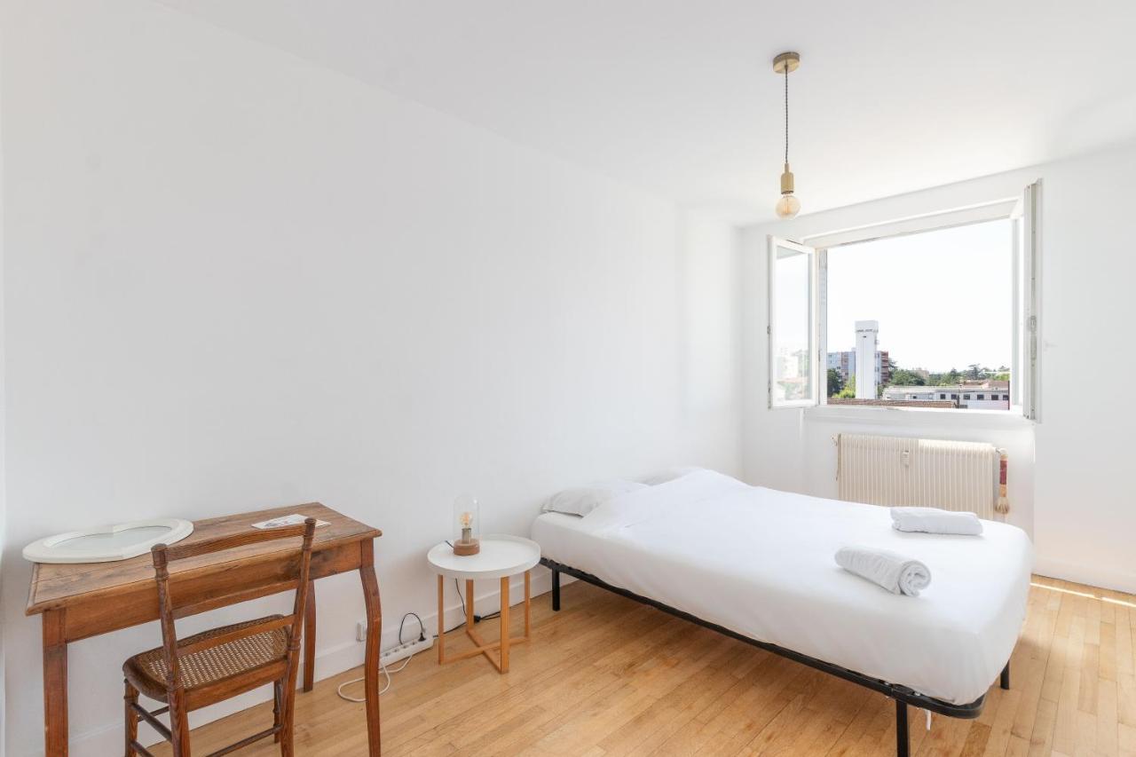 Cabana & Grand Appartement Cosy - Parking & Balcon Villefranche-sur-Saône Exterior foto